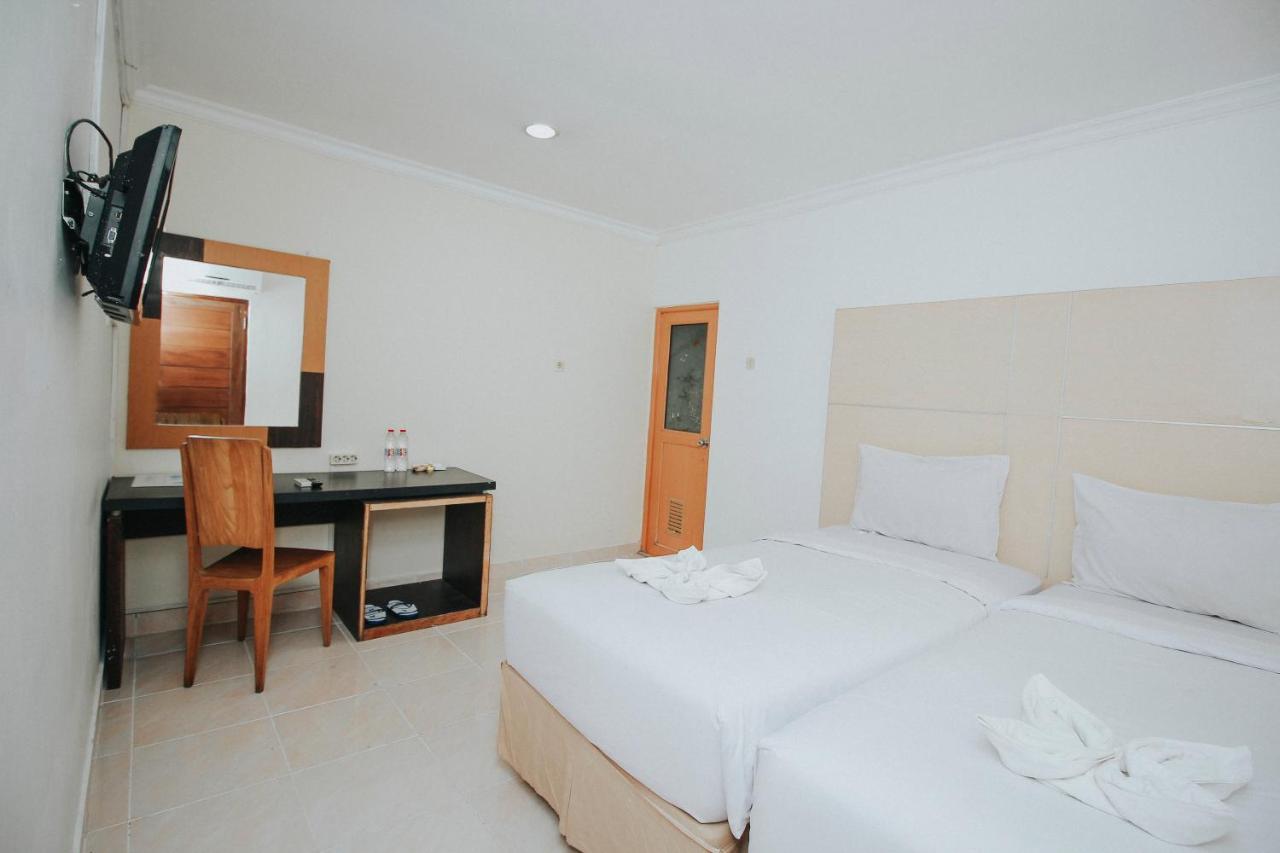 Hotel New Lilik Magelang Exteriör bild